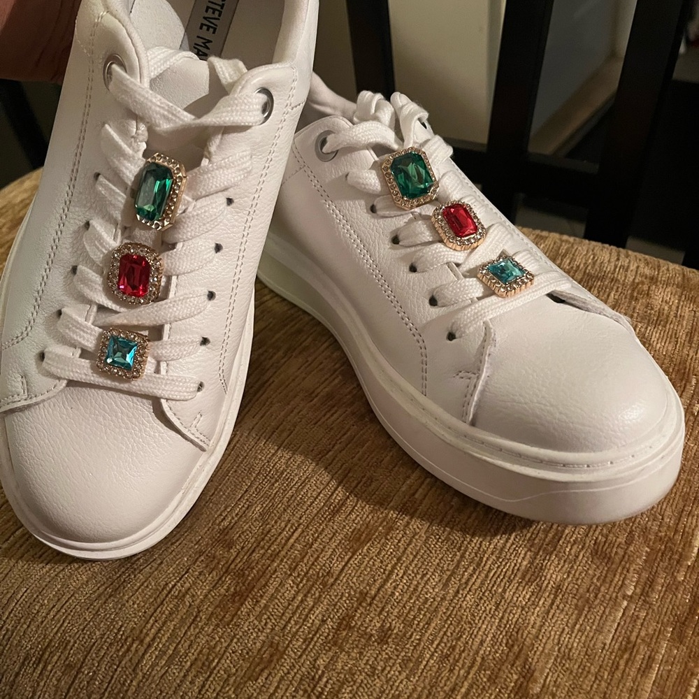 Steve Madden white sneakers . - Picture 11 of 13